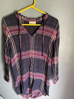 cloth & stone Navy and Pink Plaid Hooded V-Neck Tunic